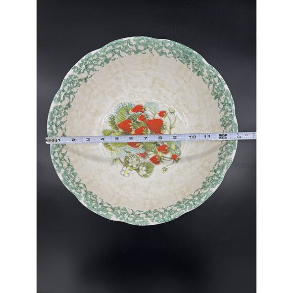 Vintage Ceramic Serving Bowl, Garantito Per Alimenti, Hand Painted Strawberries - Picture 6 of 16